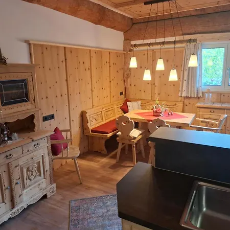 Roesslwirtin Apartment Innsbruck